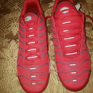 Airmax TN Mens University red and gray size 12